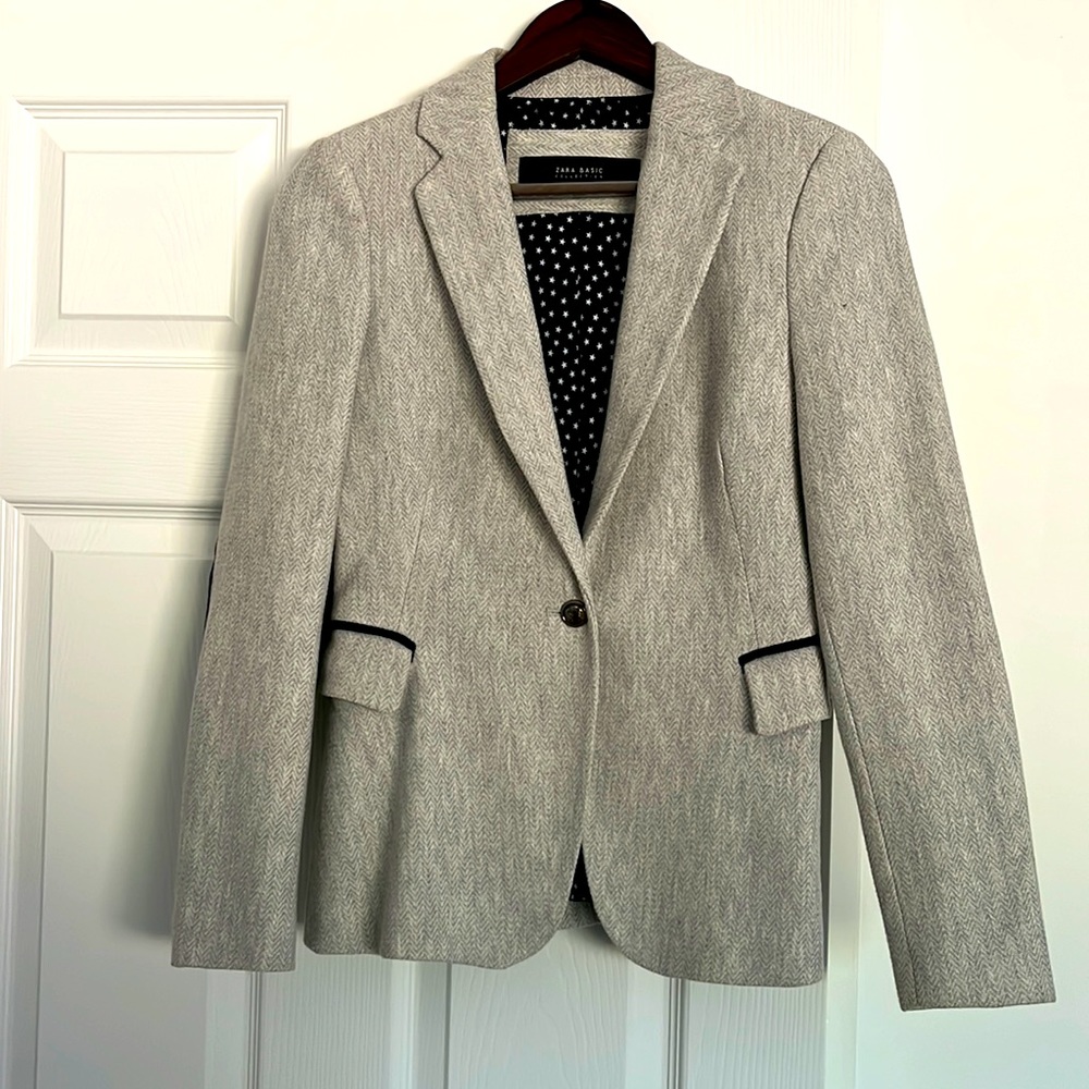 Light gray Zara blazer with blue elbow pads
